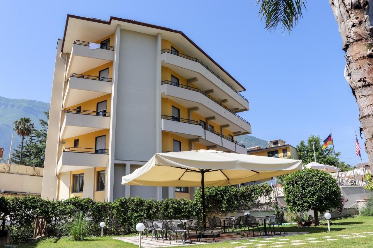 Europa Stabia Hotel Кастеламаре ди Стабия Екстериор снимка